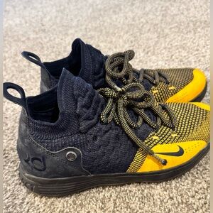 Kevin Durant Nike Mens Yellow and Black Basketball Shoes